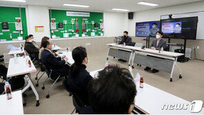 여야 서울시장 후보, 주말에도 시민들 만나…민심잡기 ‘총력’