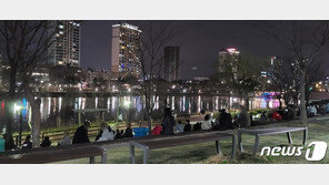 “사람이 너무 많아 무서웠다”…거리두기 ‘둔감’ 위험수위 넘어서