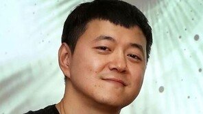 문준용 “예술지원금? 작품 제작에” 서민 “다른 데 썼다는 게 아냐”