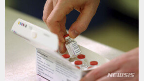 아스트라제네카 “내달 美에 긴급사용 승인 신청”…허가는 불투명