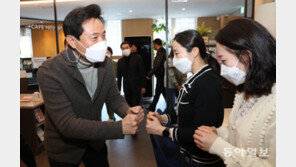 吳 시장 경험·당 조직·표 확장성 3박자, 승부 갈랐다