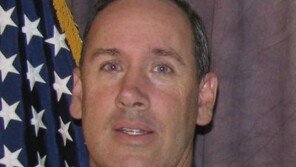 ‘콜로라도 총격’ 11년차 베테랑 경찰관 사망…“생이 너무 짧았다”