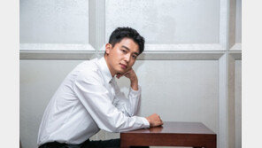 연우진 “아이유에게 단단함 느껴…첫 연기 후 강펀치 맞은 느낌”