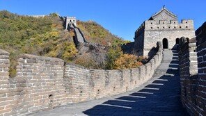 中 만리장성에 이름 새겼다가…철창신세 된 관광객들