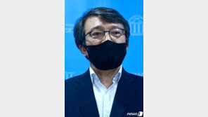 ‘흑석동 투기’ 의혹 김의겸, 의원직에 국토위원직까지 승계