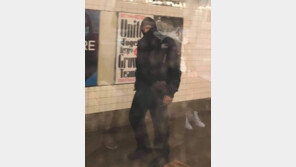 지하철서 ‘오줌테러’ 당했는데…美경찰 “증오범죄 아냐”