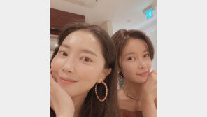 오윤아·황정음, 미모 폭발 비주얼 회동…우아한 분위기