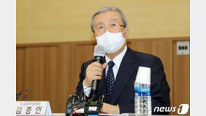 운동장 넓게 쓰는 김종인…호남표 노린 ‘전략적 광주行’