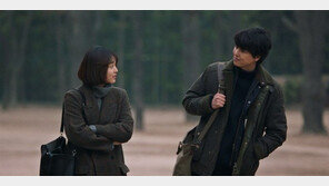 어두운데 편안한… 정면으로 마주친 4가지 아픔