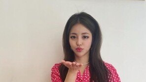 역주행 브레이브걸스 수영복 화보도 품귀…유정 “6~7kg 쪘을 때”
