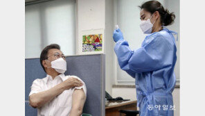 천은미 “文대통령 접종 간호사 향한 협박 멈추길”