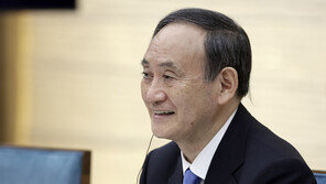 스가 “北문제 내달 미일 정상회담 주요 의제”