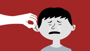 “말 안 들어서” 여섯 살배기 아들 샤워기로 마구 내려친 부모