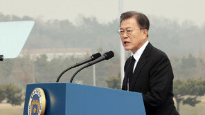 文 “北 미사일 발사 바람직 안해…남북미 대화 노력해야”