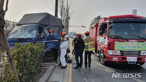 1살 딸 태우고 불법 유턴한 SUV, 화물차와 충돌…3명 부상