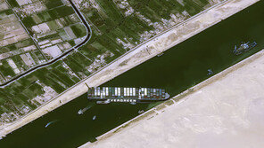 수에즈운하 외곽 대기 선박, 200척 이상으로 증가