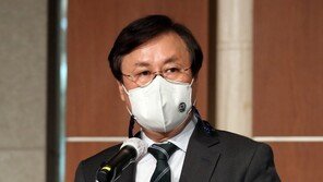 도종환, 與서 홀로 추경안 반대표 “여행업 보상 부족”