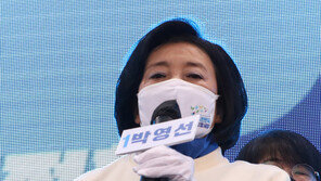 박영선, ‘유세 동행’ 정청래 확진자 접촉에 선거운동 일시 중단