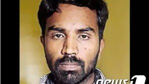 침대 밑에 6시간 누워있다 아내 내연남 살해한 남편