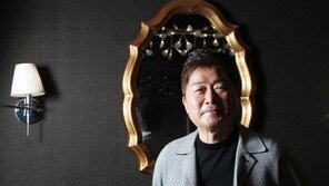 ‘태극기 휘날리며’ 강제규 감독 “17년 만에 재개봉…타임머신 탄 듯”