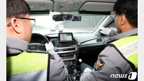 ‘어린 딸 태우고 고속도로 과속’ 벌금커녕 경찰호위…왜?