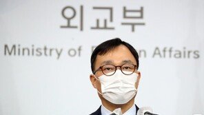 외교부 ‘독도 일본땅’ 담긴 日교과서 검정에 “단호 대응”