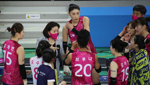 흥국생명 박미희 감독 “김연경, 후배에 귀감이 되는 선수”