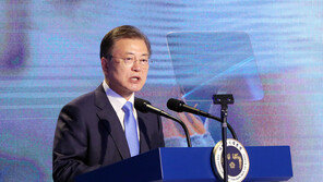 文대통령 “따뜻한 자본주의 시대 열 때…ESG경영 확산 원년”