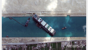 수에즈 운하청, 에버 기븐호 좌초로 인한 손실 1조1300억 추정