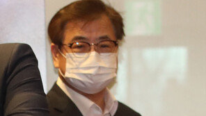 서훈 뉴욕 도착…美 “대북정책 최종단계 이르렀다”