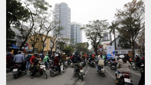 ‘테슬라 모델X’ 자율주행, 베트남에서는 속수무책…무슨일?