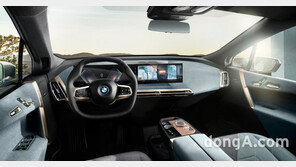 BMW, 상호 작용 강화한 8세대 i드라이브 공개