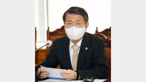 은성수 “50년 모기지, 생각해볼만…청년·무주택자는 규제완화”