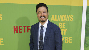 한국계 할리우드 배우 랜들 박, 아시아계 청년 이야기로 감독 데뷔