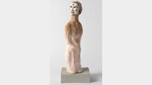 나무-흙으로 만든 사람들… “표정이 생생”