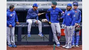 양키스와 개막전 앞둔 토론토 선수단