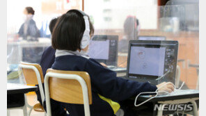 ‘집콕’ 생활에 유튜브 빠진 아이…난독증 우려↑