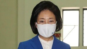 박영선, 종로서 사전투표…“서울의 정직한 미래에 투표해달라”