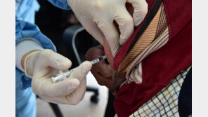 백신 1차 접종 90만명 넘어…‘접종 후 사망의심’ 2건 추가