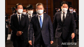 文대통령, 기업고충 해결 노력 지시…靑 “소통 방법 마련”