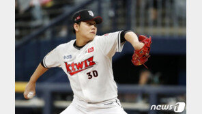 KT 소형준 “추신수 선배 부담되지만…자신 있게 던지면 이길 수 있어”