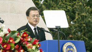 文대통령 “4·3 특별법 이행 약속…진실규명, 명예회복 최선”