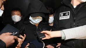 고개 숙인 ‘노원 세 모녀 살해’ 피의자…“죄송하다”