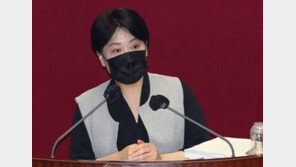 윤희숙 “吳 차량 오른 20대 취업 떨어뜨리자고? 오만함에 아득”