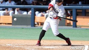 추신수, 3번 지명타자로 KBO리그 데뷔전…‘절친’ 이대호와 맞대결