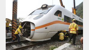 ‘50명 사망’ 대만 열차 탈선 관련 구금된 트럭운전사 “깊이 반성”