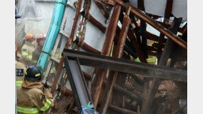 리모델링 공사중 주택 무너져… 2명 사망 2명 부상