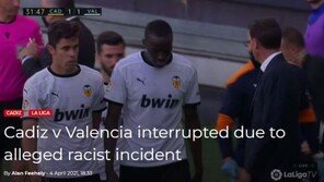 “빌어먹을 검둥이 자식” 발렌시아, 인종차별 발언에 30분 보이콧