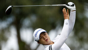 김세영, 시즌 첫 메이저 공동 3위…태국 신성 타나타바킷 우승