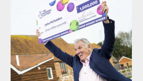 15억 복권 당첨된 英 택배기사 “담배 대신 샀는데…”